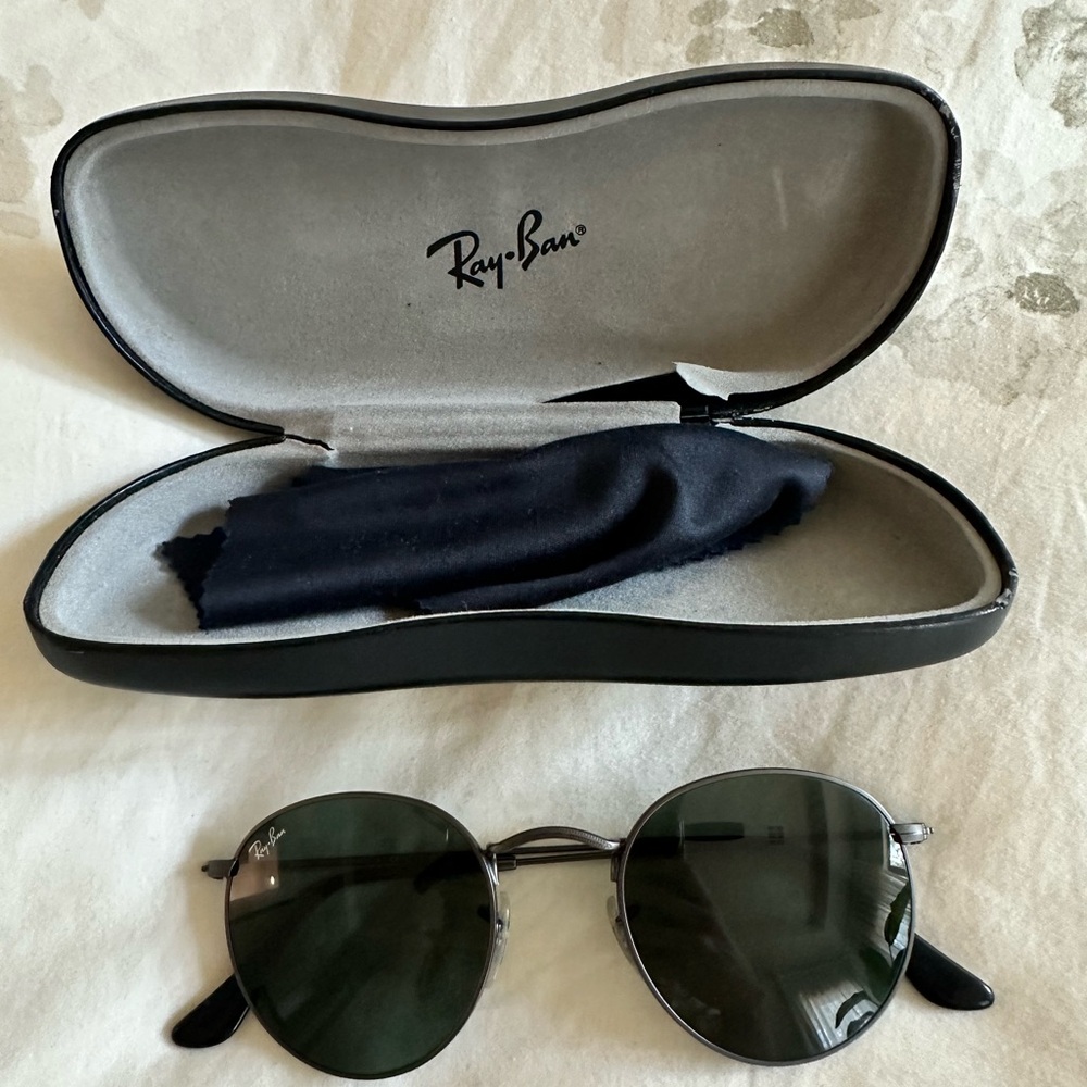 Ray-Ban Round Sunglasses with Case